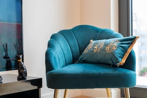 TV, Netflix, streaming services - STUNNING 1 Bedroom Apartment - City centre (Birmingham)
