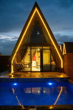 Exterior - Triangle Life Suit (Kartepe)
