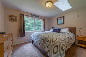 3 bedrooms, free WiFi, bed sheets