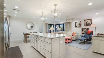 Appartement, 2 slaapkamers | Privékeuken | Een koffiezetapparaat/waterkoker