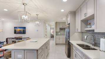 Appartement, 2 slaapkamers | Privékeuken | Een koffiezetapparaat/waterkoker