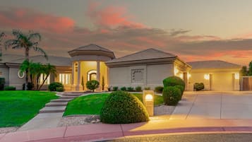 House, 4 Bedrooms | Exterior