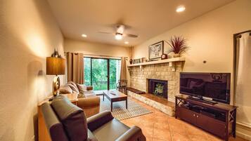 Condo, 3 Bedrooms | Living area | Smart TV