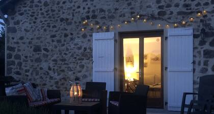 A comfortable and quiet gîte with private pool, wellness massages 🌺