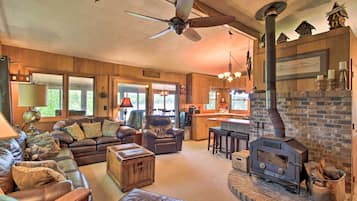TV, fireplace, DVD player, stereo