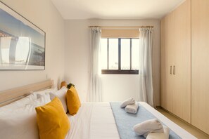 2 Schlafzimmer, Schreibtisch, Bügeleisen/Bügelbrett, kostenloses WLAN