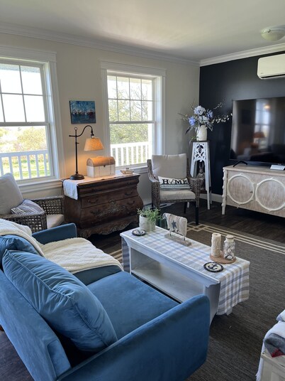 Red Cliff Cottage -  Beach Front