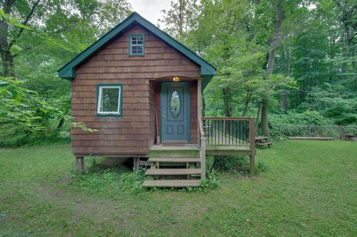 Creekside Cabin: Unplug & Relax in Dutch Country!