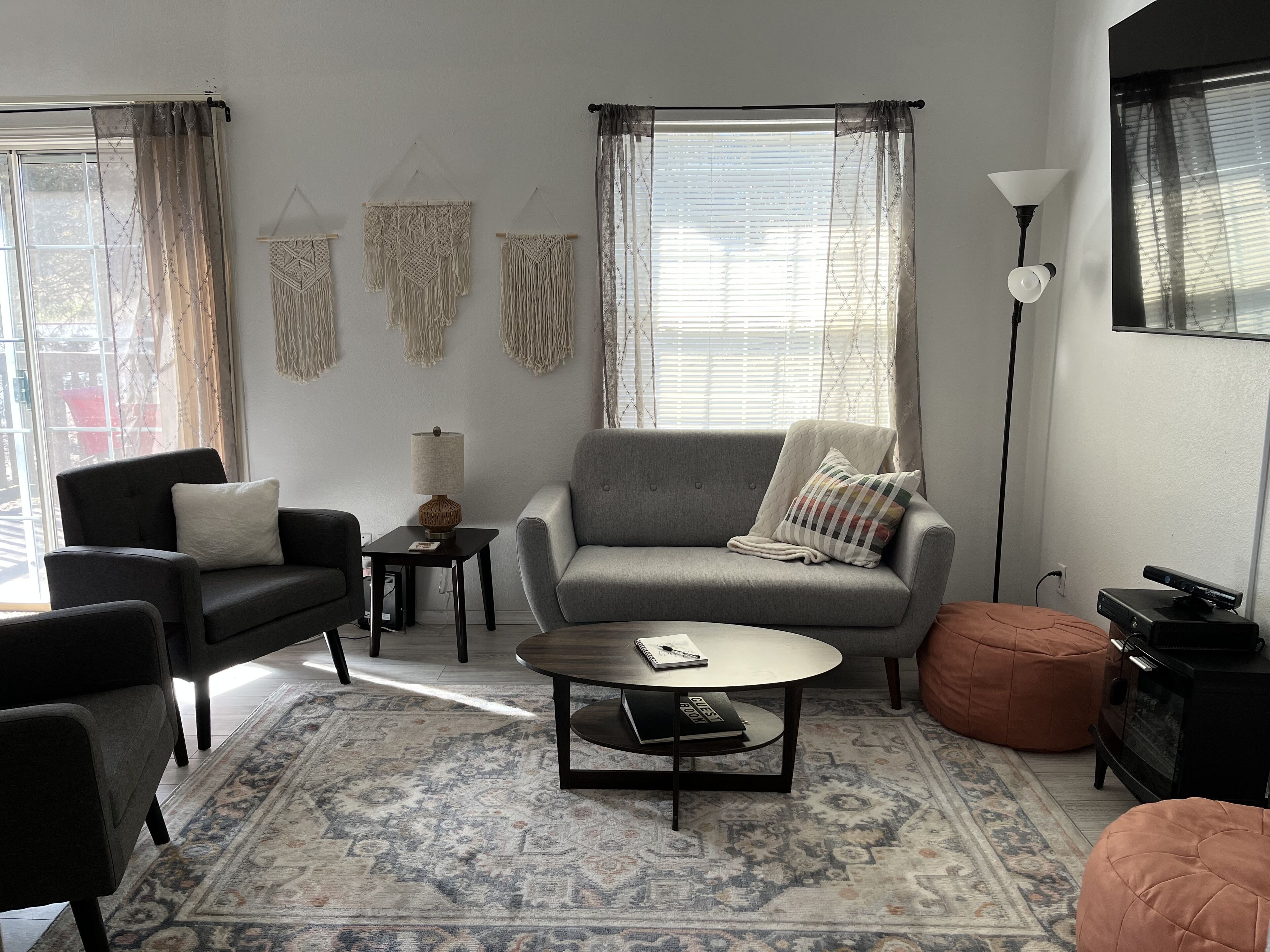 Amazing amenities and gaming systems w/ this beautiful 2bdrm 2bath condo 