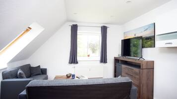 Smart TV, books, stereo