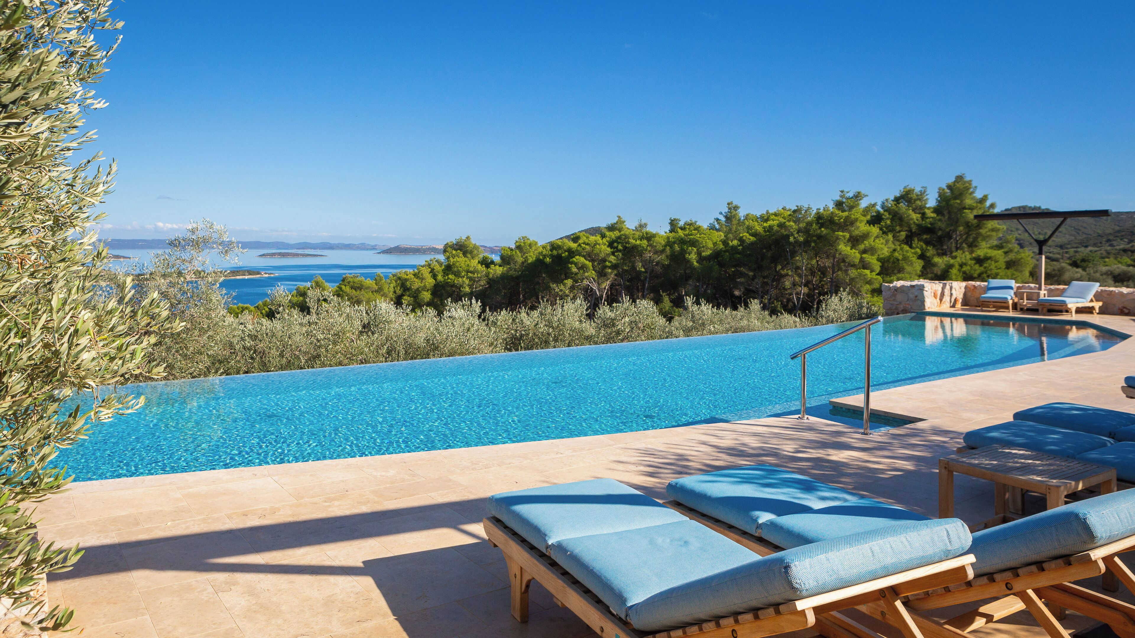 Deluxe Suite with Terrace, Sea View and Grove View | Terrace/patio