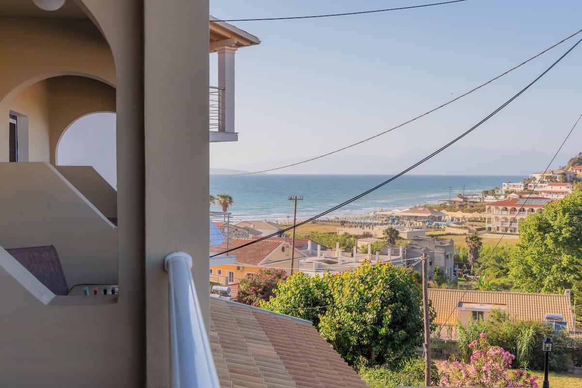 Panoramic Studio Suite, 1 King Bed, Sea View | In-room safe, individually decorated, individually furnished, desk