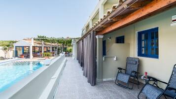 Luxury Room, 1 King Bed with Sofa bed, Sea View | Premium bedding, in-room safe, blackout drapes, soundproofing