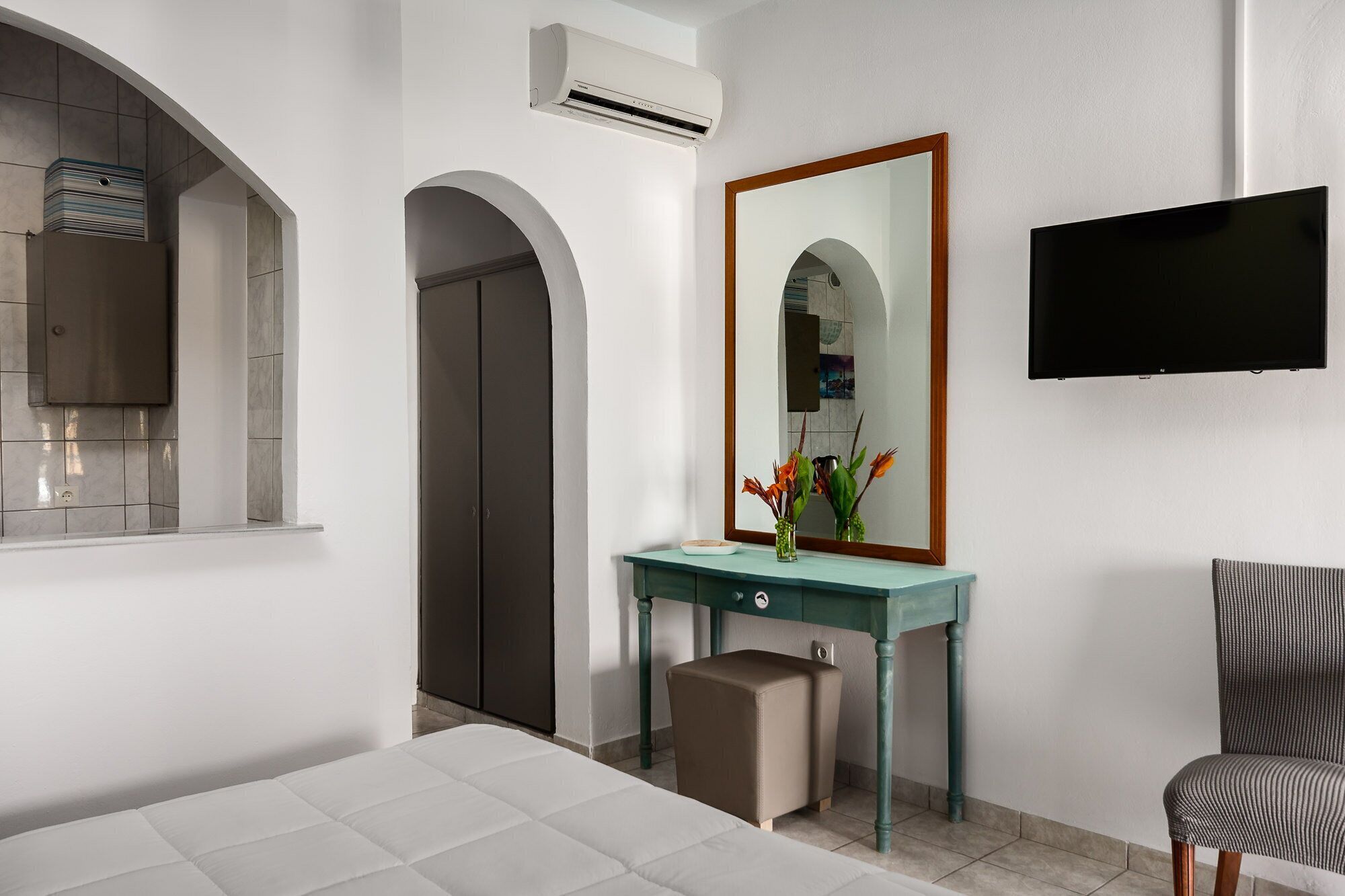 Luxury Room, 1 King Bed with Sofa bed, Sea View | In-room safe, individually decorated, individually furnished, desk