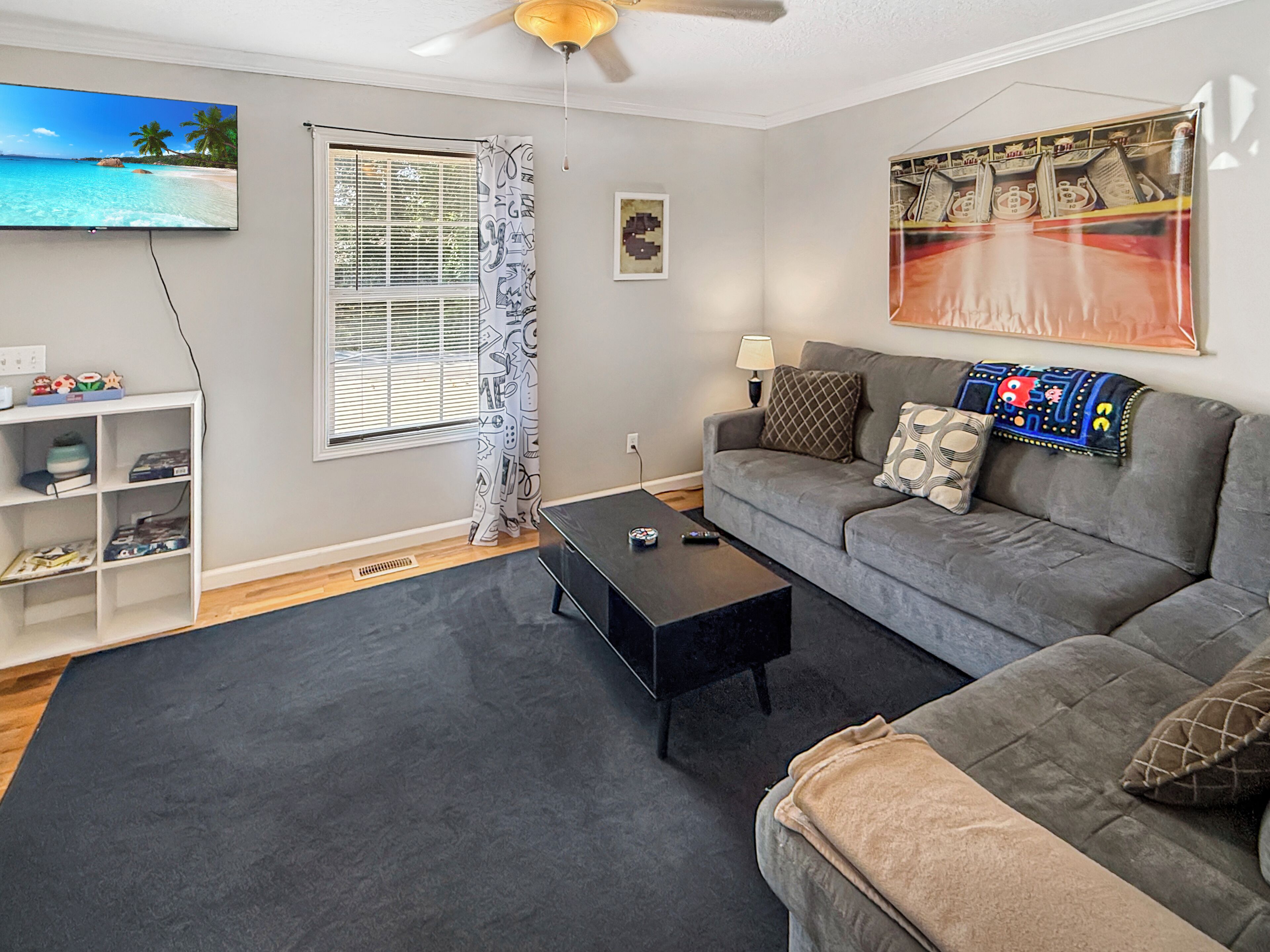 Smart TV, console per videogiochi, libri