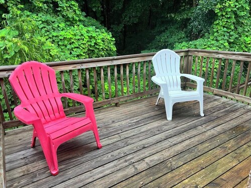 Homey Townhouse Near Lake & Sports Complex