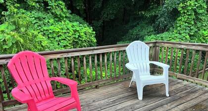 Homey Townhouse Near Lake & Sports Complex