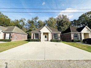 Exterior - Chateau 4, spacious townhouse in Tickfaw, LA (Tickfaw)