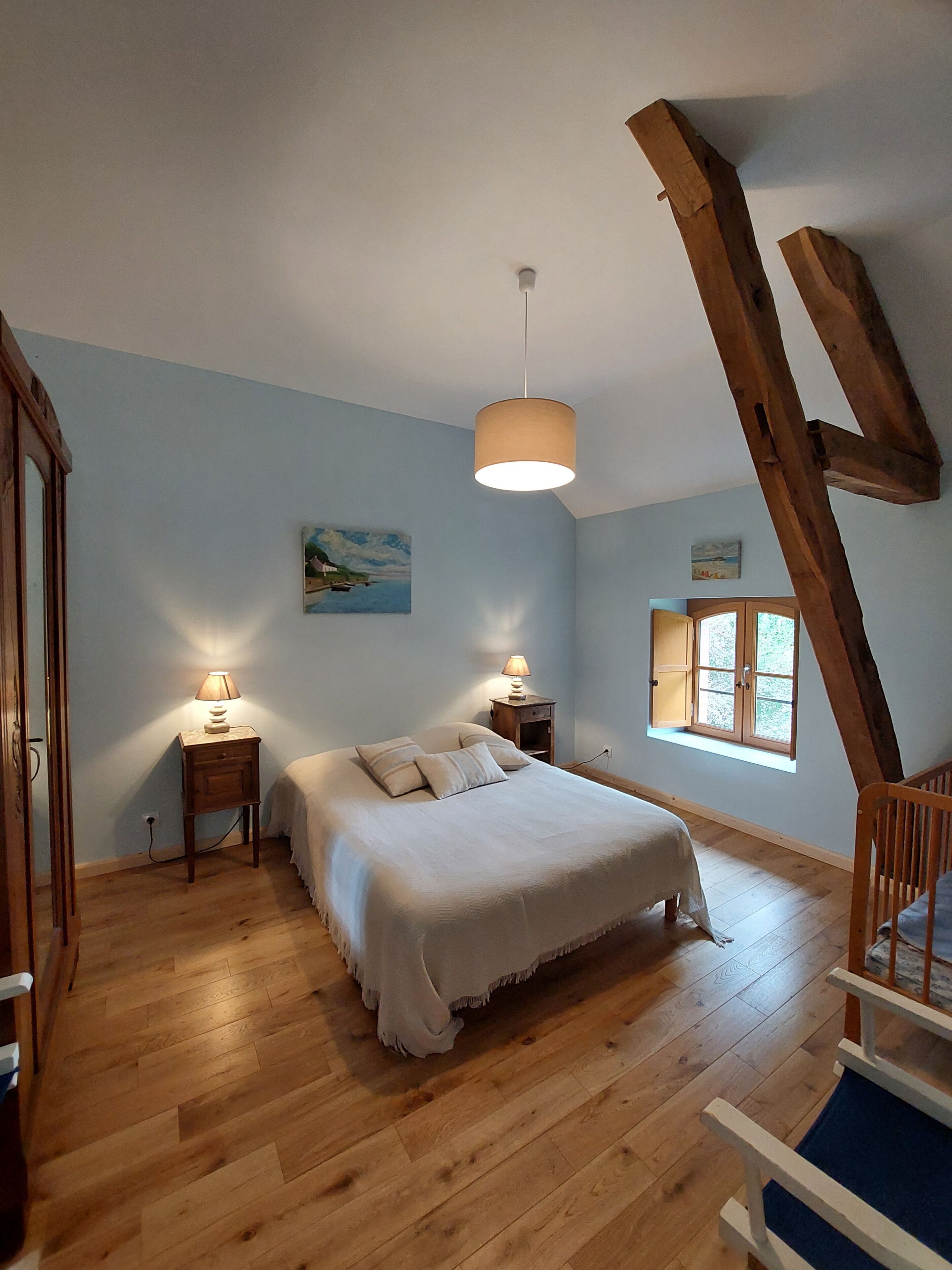 6 室のベッドルーム、アイロン / アイロン台