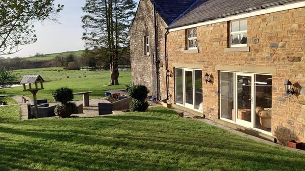 Cottage | Property grounds - Inviting 1-bed Cottage in Preston (Preston)