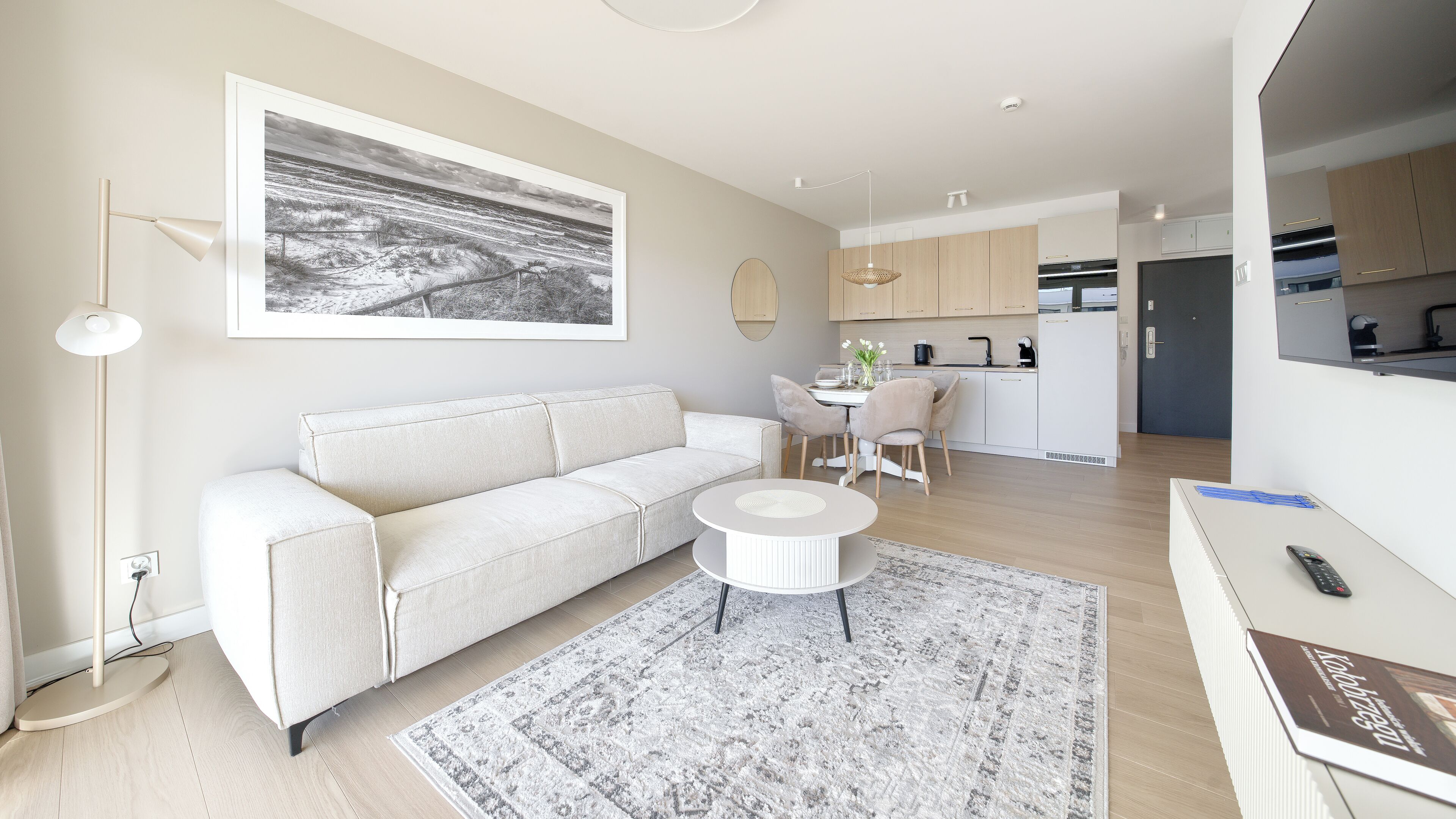 Apartment (308F) | Living area | Flat-screen TV