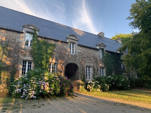 17th century property between the pink granite coast & Lannion, Studio 33m2 