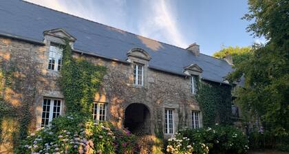 17th century property between the pink granite coast & Lannion, Studio 33m2