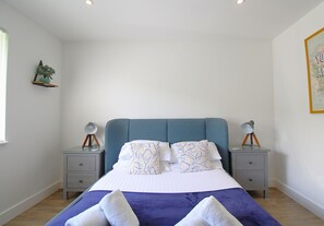 3 عدّة غرف نوم وبديكورات فريدة لكل غرفة وطراز فريد لكل وحدة