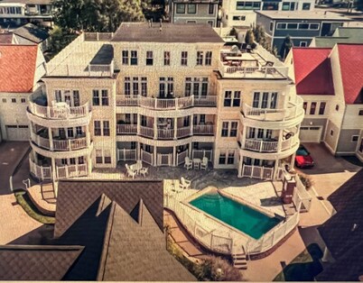 Grand Haven Cottages - 1 Bedroom Condo with Pool