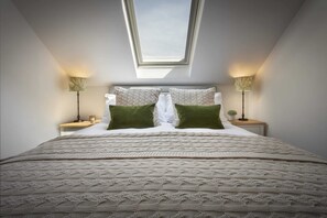 1 bedroom, iron/ironing board, WiFi, bed sheets - Rohan Rise - Central Ambleside, Lakes | Ridgestone (Ambleside)