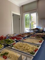 Desayuno buffet incluido todos los días 