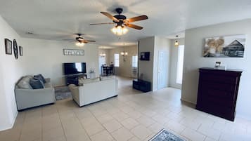 Smart TV, video games