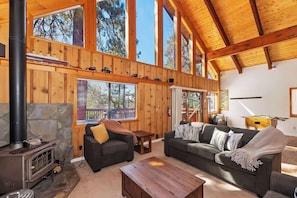 TV, fireplace - Knickerbocker Summit I Spa + Lake Views I Village (Big Bear Lake)