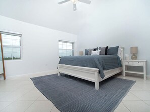 2 slaapkamers, een strijkplank/strijkijzer, gratis wifi, beddengoed