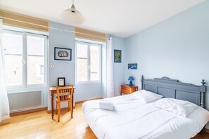 3 Schlafzimmer, Bügeleisen/Bügelbrett