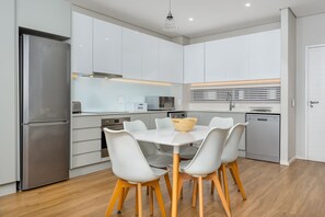 Signature Apartment | In-room dining