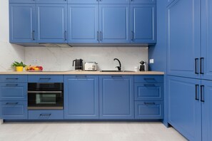 Lò vi sóng, máy rửa bát, dụng cụ pha cà phê/trà 