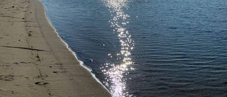 沙滩椅、沙滩毛巾