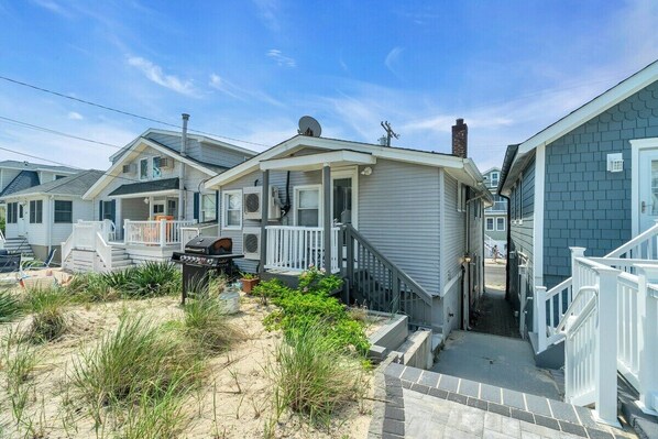Exterior - 2BR 1BA Steps to the Sand II (Manasquan)