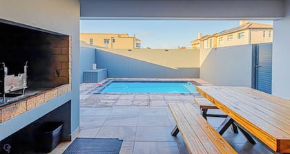 Dalton's, Langebaan 10-sleeper