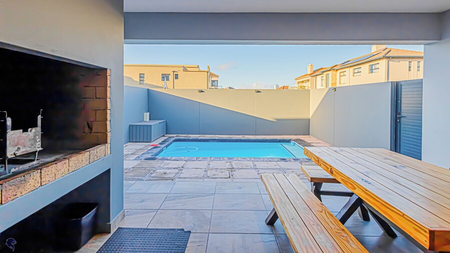 Dalton's, Langebaan 10-sleeper