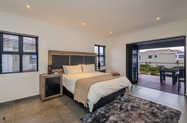 Dalton's, Langebaan 10-sleeper - Langebaan