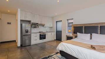 Family House | 5 bedrooms, iron/ironing board, free WiFi, bed sheets