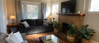 Beautifully remodeled house 1.5 miles from falls