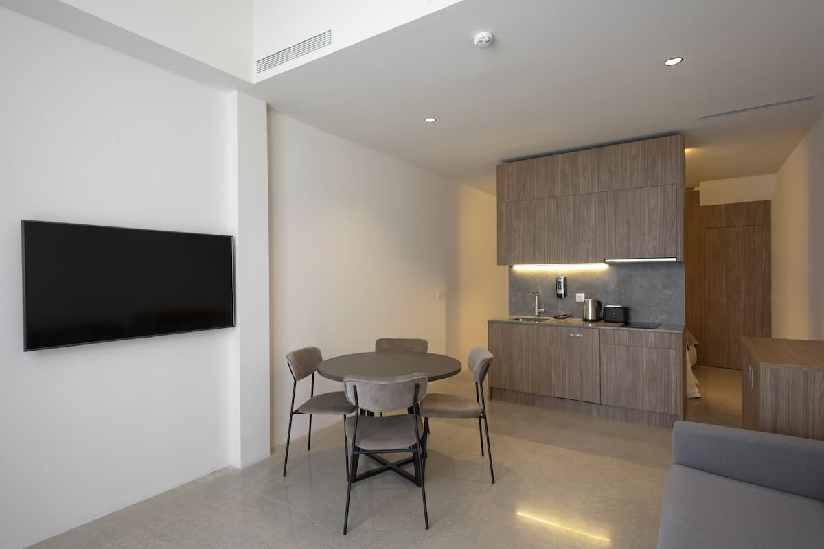 Quadrupla Deluxe | Area soggiorno | Smart TV 55 pollici con canali digitali, TV
