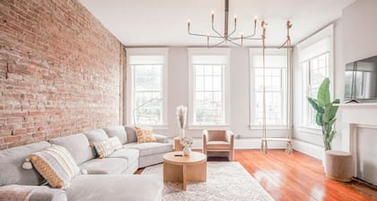 Light & Airy, Spacious 2B 2Bath Downtown City View