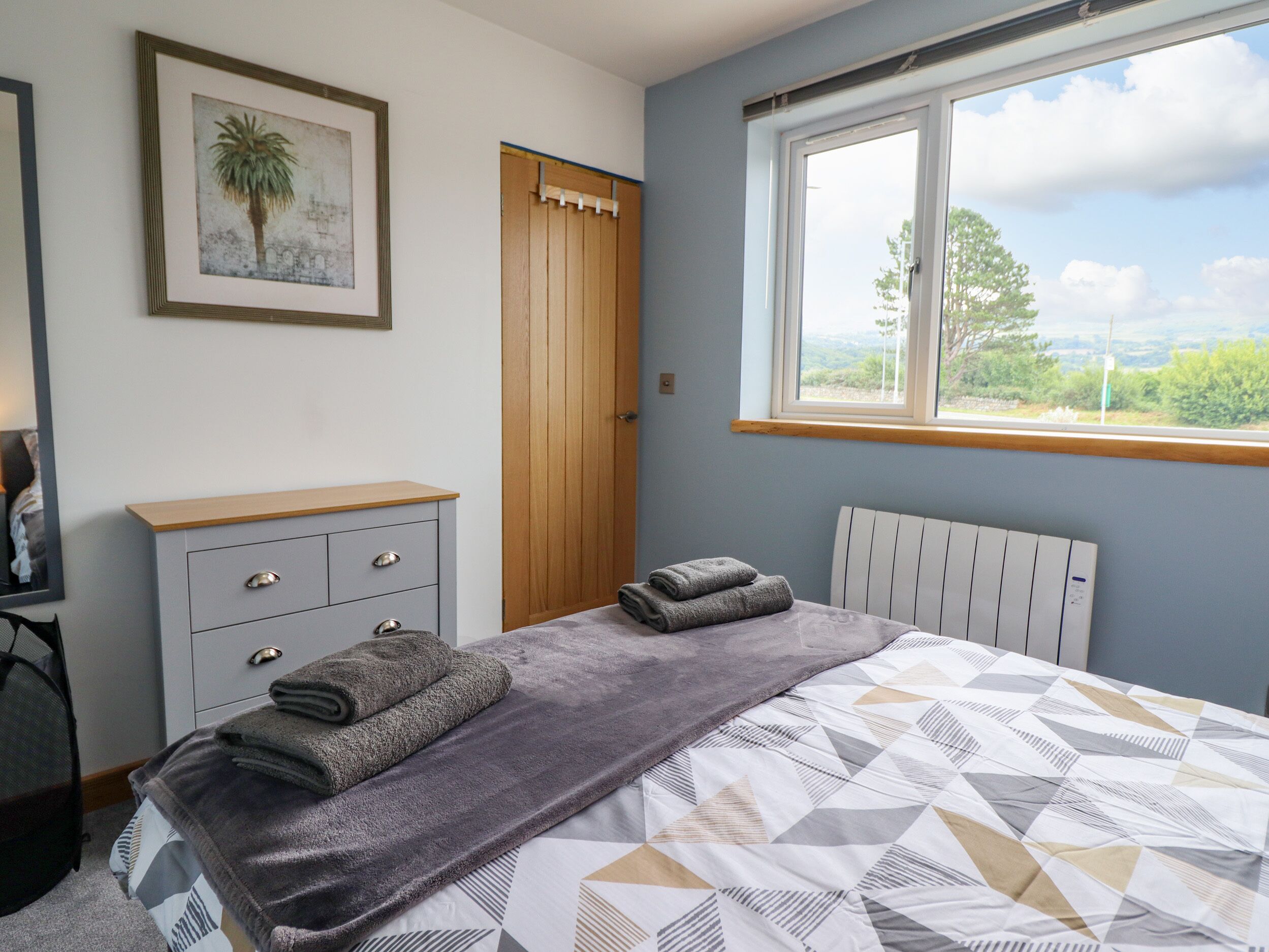 2 bedrooms, individually decorated, individually furnished, free WiFi