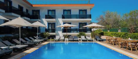 Piscina externa sazonal