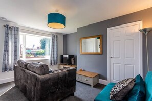 TV - ◑Stylish 2 Bed House ◑Wifi ◑Garden ◑Beach Access (Northumberland)