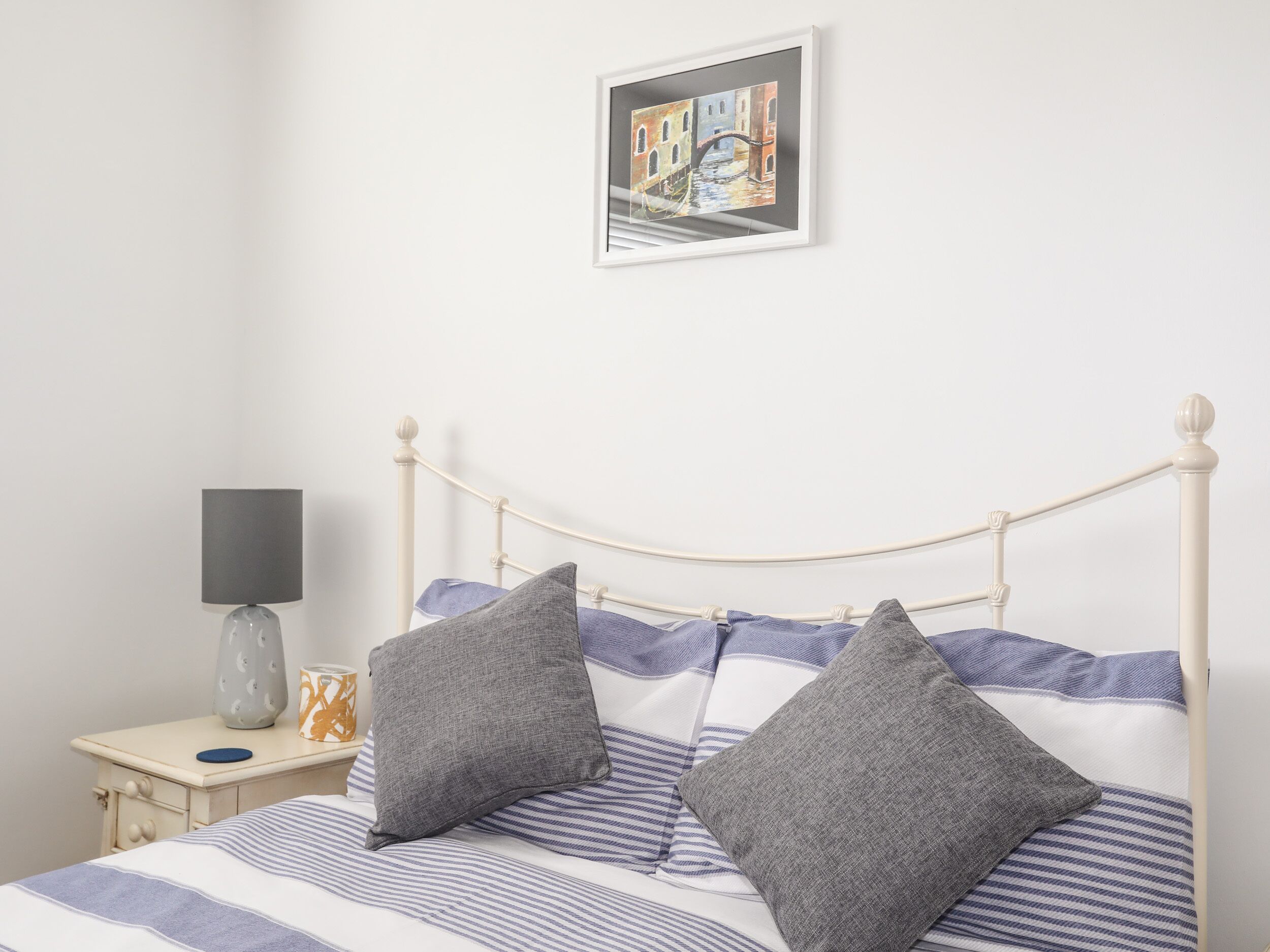 2 bedrooms, individually decorated, individually furnished, free WiFi